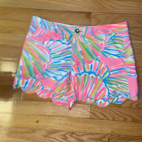 Lilly Pulitzer Pants - 5” Buttercup Scallop Hem Short